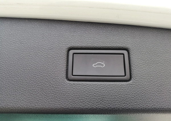 Volkswagen Tiguan cena 124900 przebieg: 55687, rok produkcji 2021 z Dobiegniew małe 529
